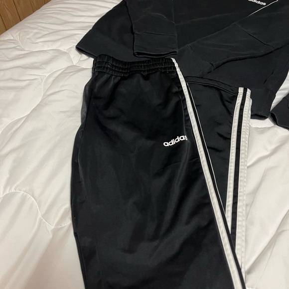 Adidas - Picture 2 of 4